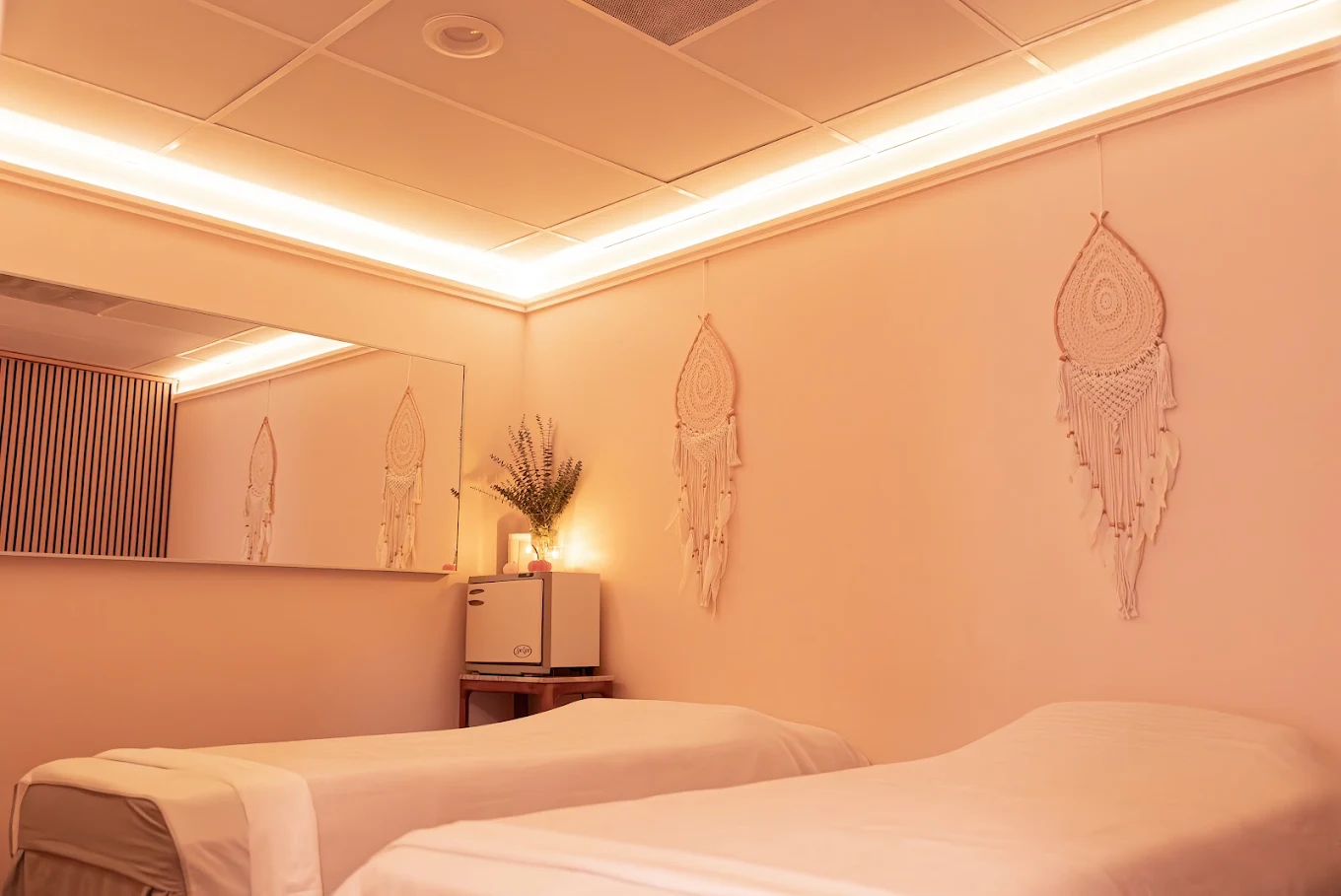 Crystal Suite — Couples Room