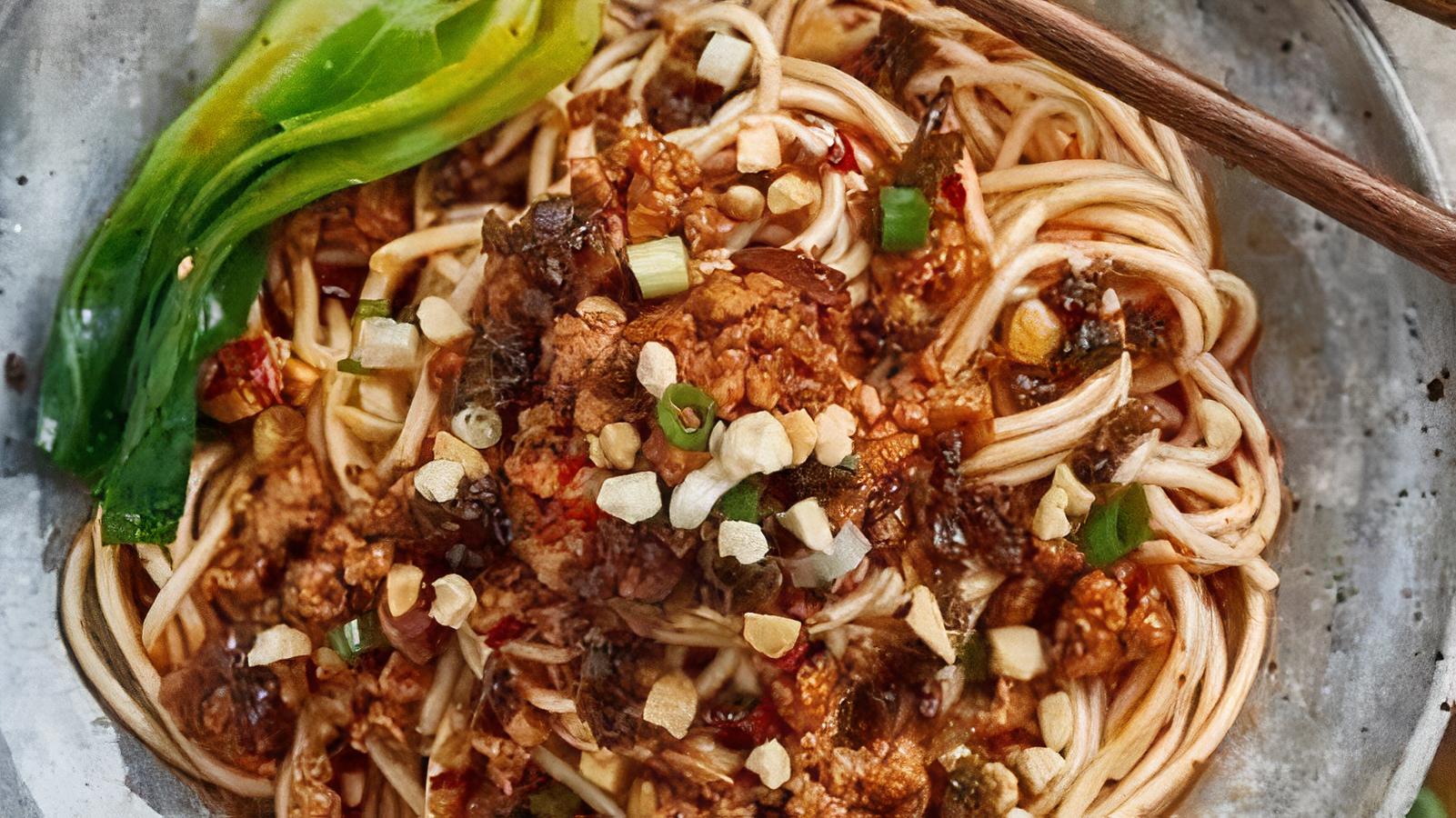 Szechuan Dan Dan Noodles (四川担担面）